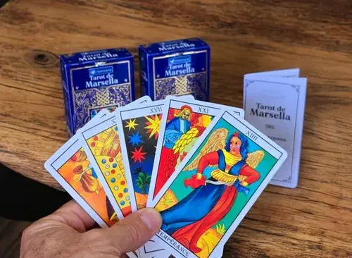 D_NQ_NP_854838-MLA81617348996_012025-O Iluminarte Marsella cartas de tarot